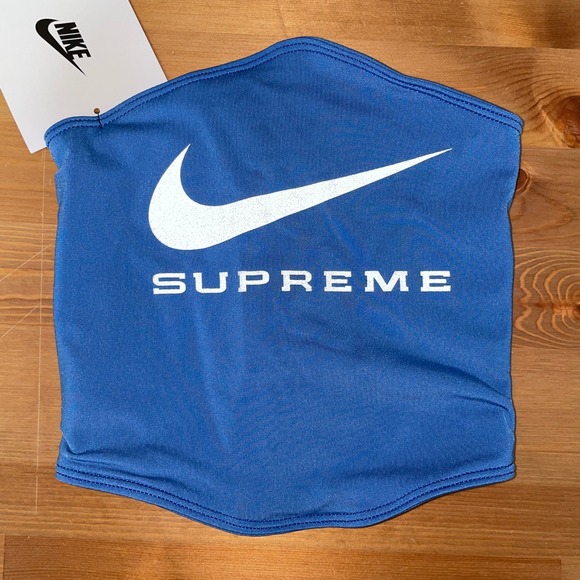 nike supreme neck warmer